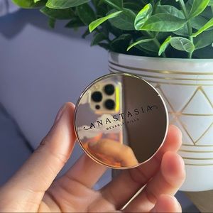 Anastasia Brow freeze